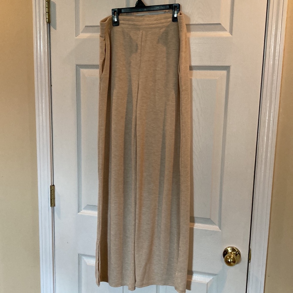 Soft & Cozy Tan Lounge Wear Sz M